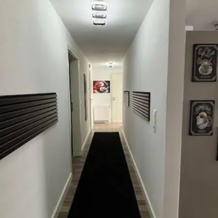 Moderne Deluxe 3-zi Eigentums- Maisonette-wohnung Ibm Bertrandt Mercedes *