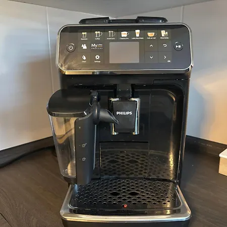 Moderne Deluxe 3-zi Eigentums- Maisonette-wohnung Ibm Bertrandt Mercedes Ehningen