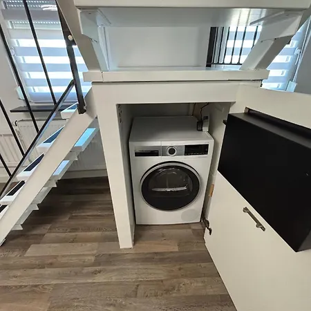 Moderne Deluxe 3-zi Eigentums- Maisonette-wohnung Ibm Bertrandt Mercedes Ehningen