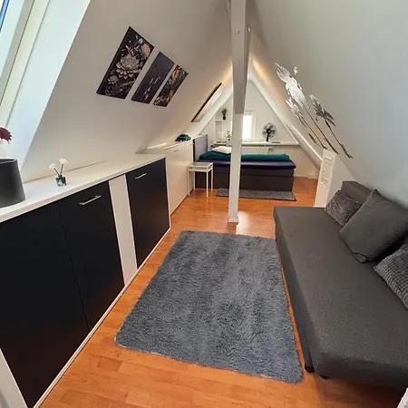 Moderne Deluxe 3-zi Eigentums- Maisonette-wohnung Ibm Bertrandt Mercedes * Ehningen