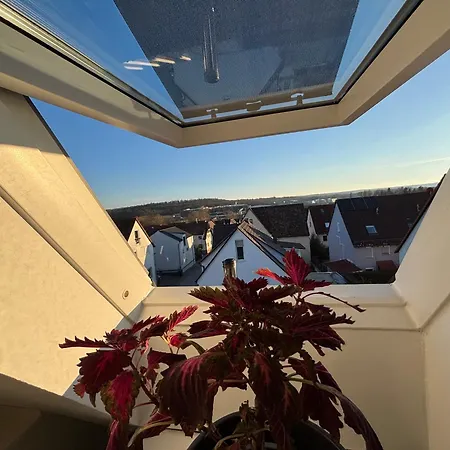 Moderne Deluxe 3-zi Eigentums- Maisonette-wohnung Ibm Bertrandt Mercedes Appartement Ehningen