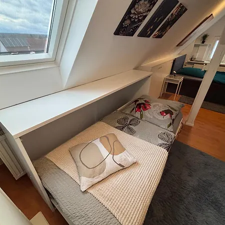 Appartement Moderne Deluxe 3-zi Eigentums- Maisonette-wohnung Ibm Bertrandt Mercedes