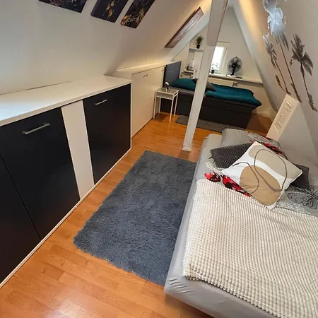 Moderne Deluxe 3-zi Eigentums- Maisonette-wohnung Ibm Bertrandt Mercedes Appartement Ehningen