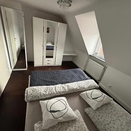 Moderne Deluxe 3-zi Eigentums- Maisonette-wohnung Ibm Bertrandt Mercedes Ehningen