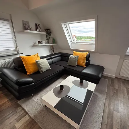 Moderne Deluxe 3-zi Eigentums- Maisonette-wohnung Ibm Bertrandt Mercedes Ehningen