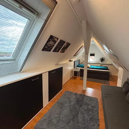 Moderne Deluxe 3-zi Eigentums- Maisonette-wohnung Ibm Bertrandt Mercedes *